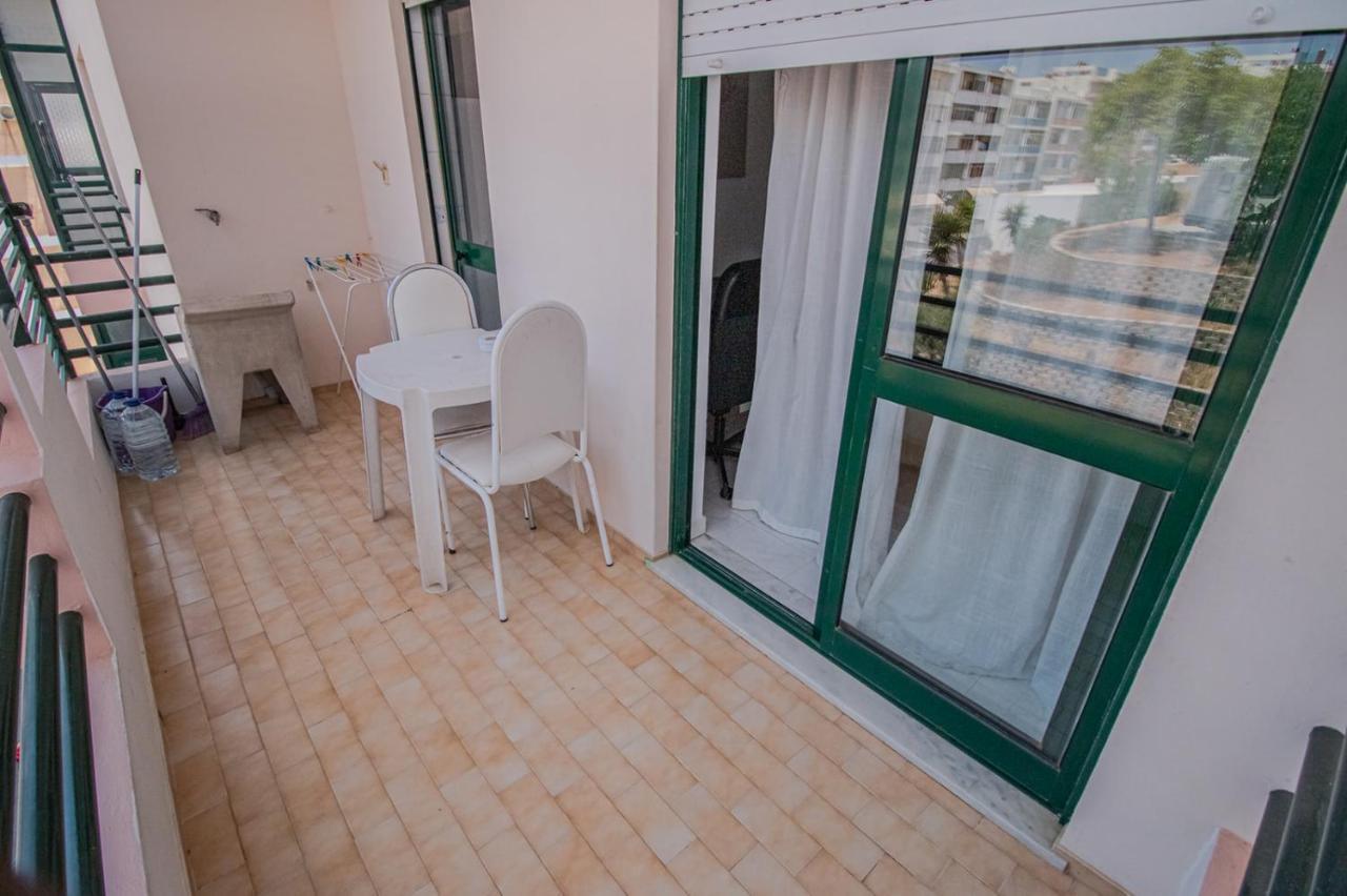Charming Private Rooms In An Apartment A1 Penha - Faro Luaran gambar