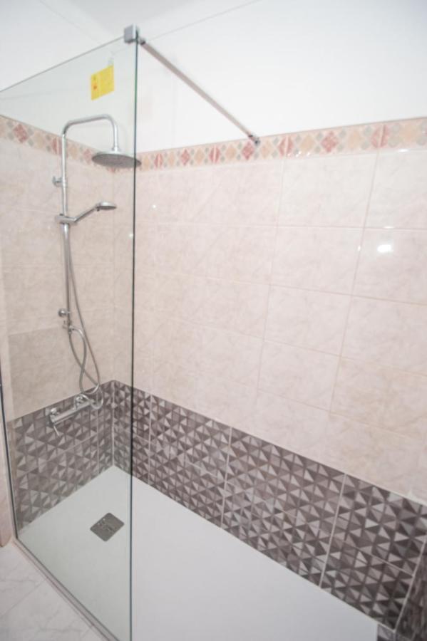Charming Private Rooms In An Apartment A1 Penha - Faro Luaran gambar