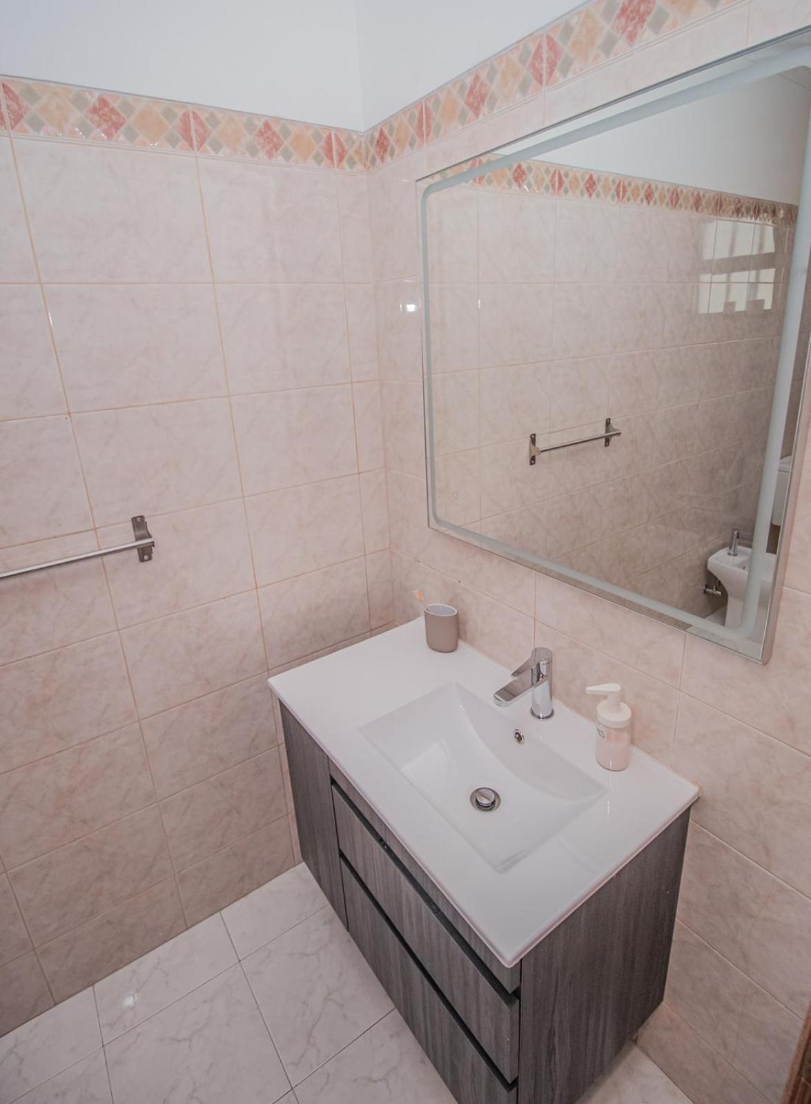 Charming Private Rooms In An Apartment A1 Penha - Faro Luaran gambar